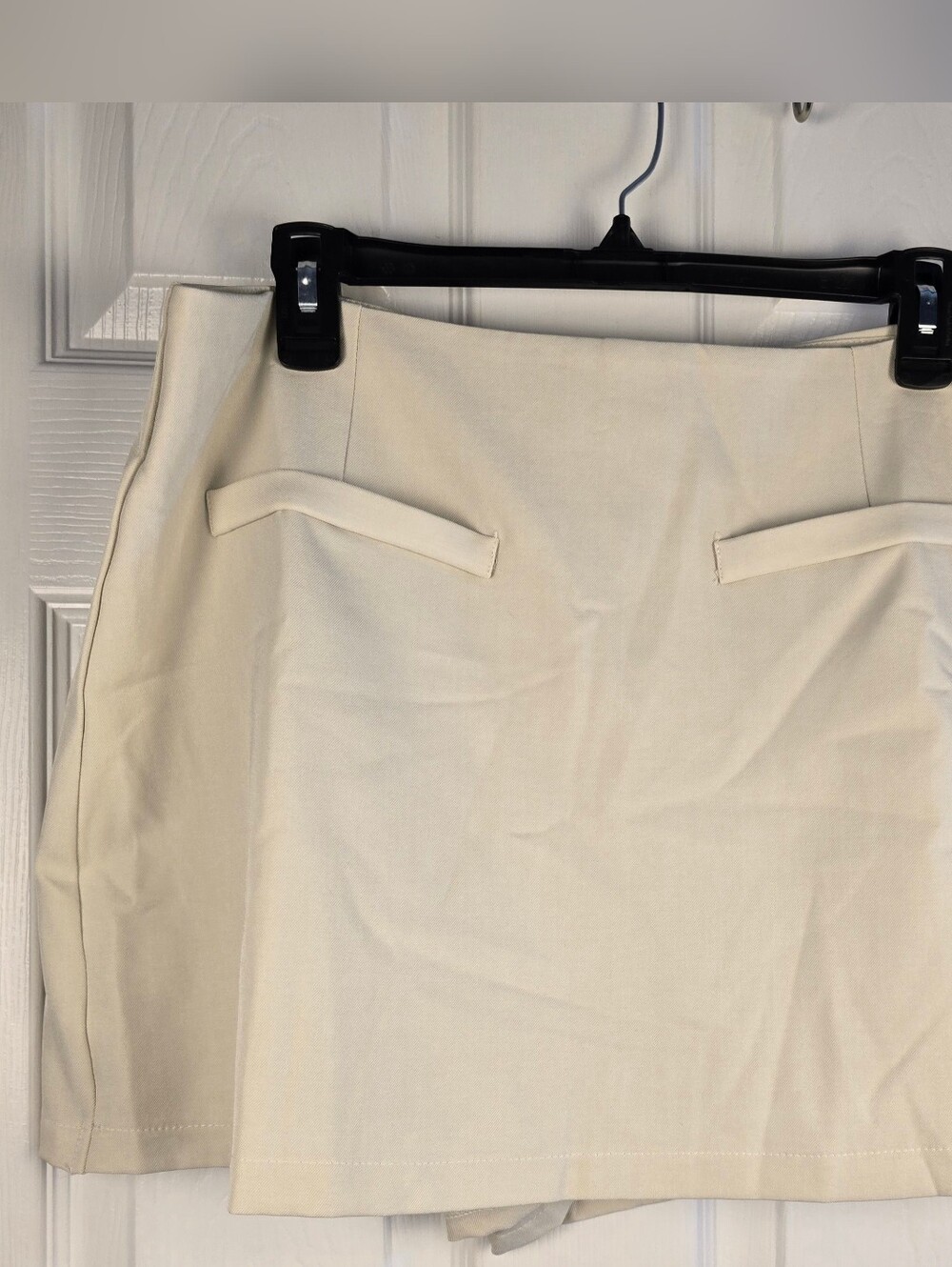 Hello Molly Cream High-Waist Mini Skort Mobwife Softgirl